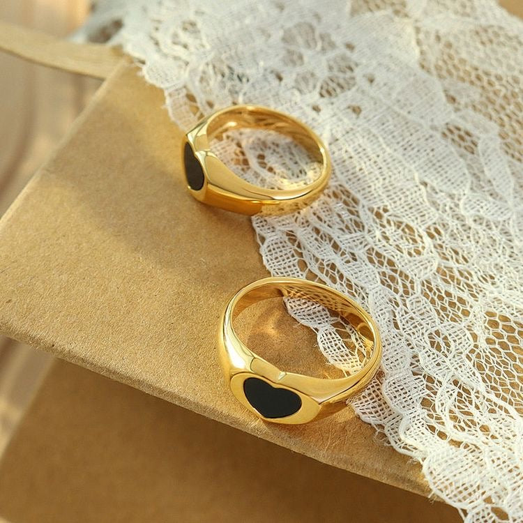 Anillo de corazón con piedra