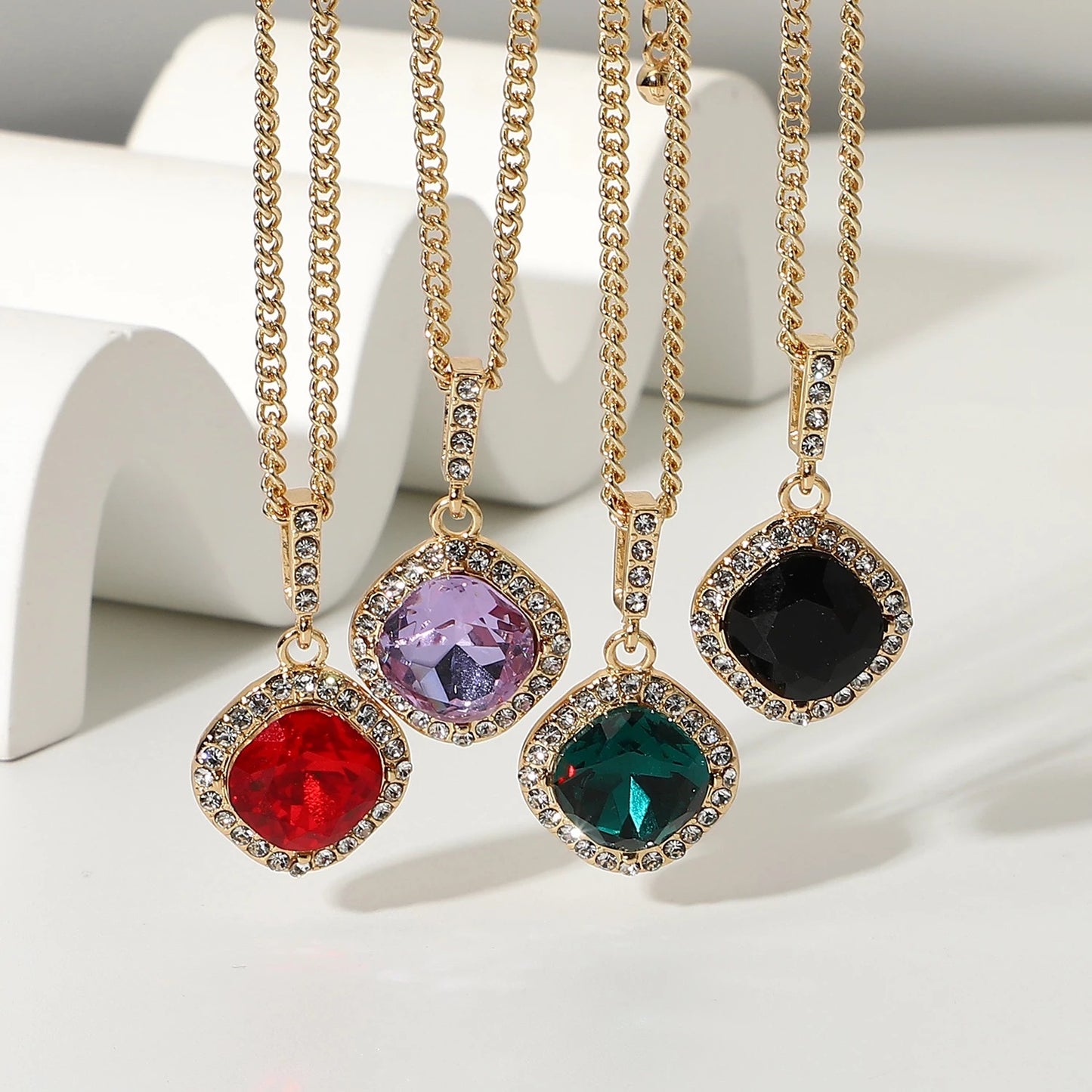 Collar de zirconias