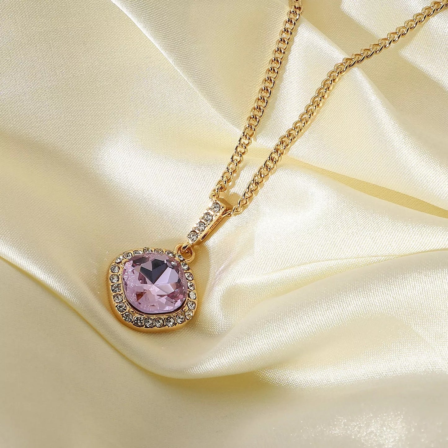 Collar de zirconias