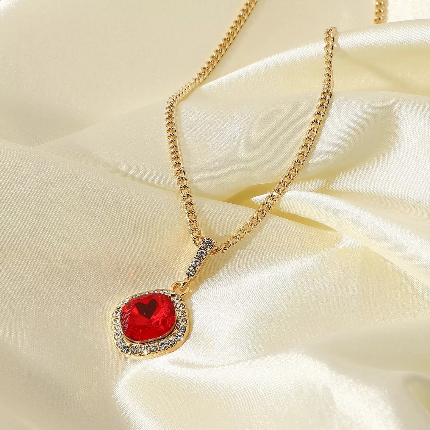 Collar de zirconias