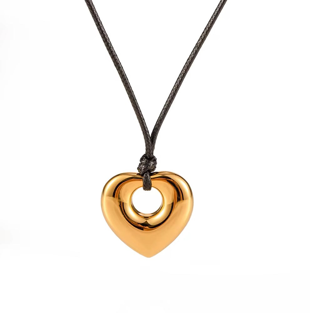 Peonia Necklace