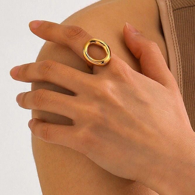 Oval Ring