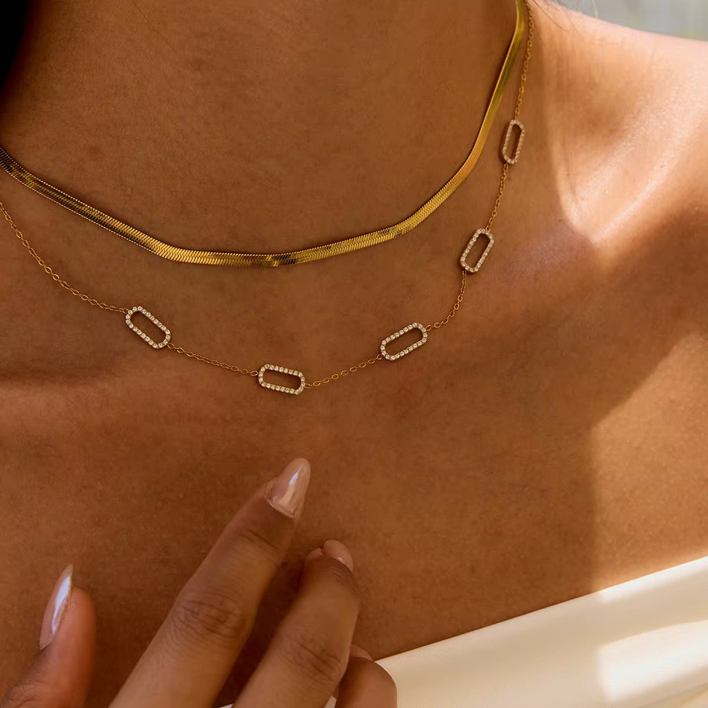 Abril Necklace