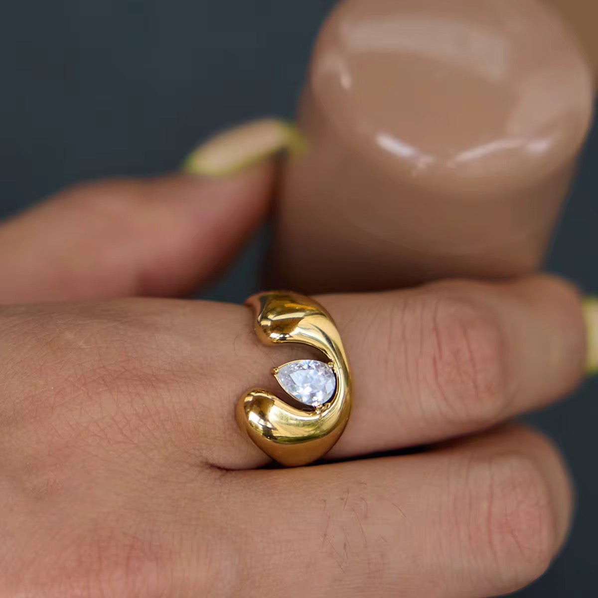 Vivian Ring